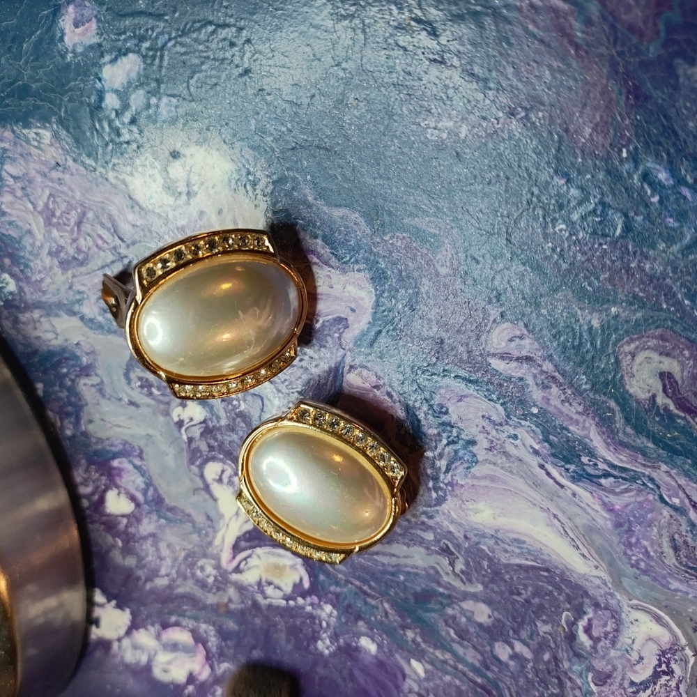 Dior Elegant Gold and Pearl Earrings